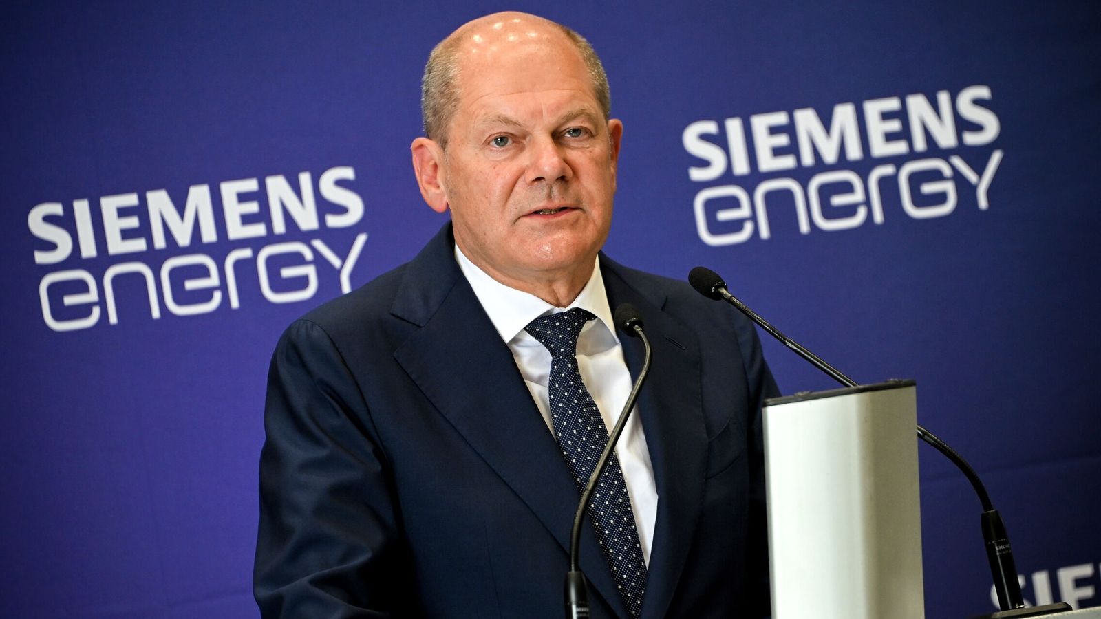 El canciller alemán, Olaf Scholz, en una rueda de prensa en la sede de Siemens Energy. (EFE/EPA/Sascha Steinbach)