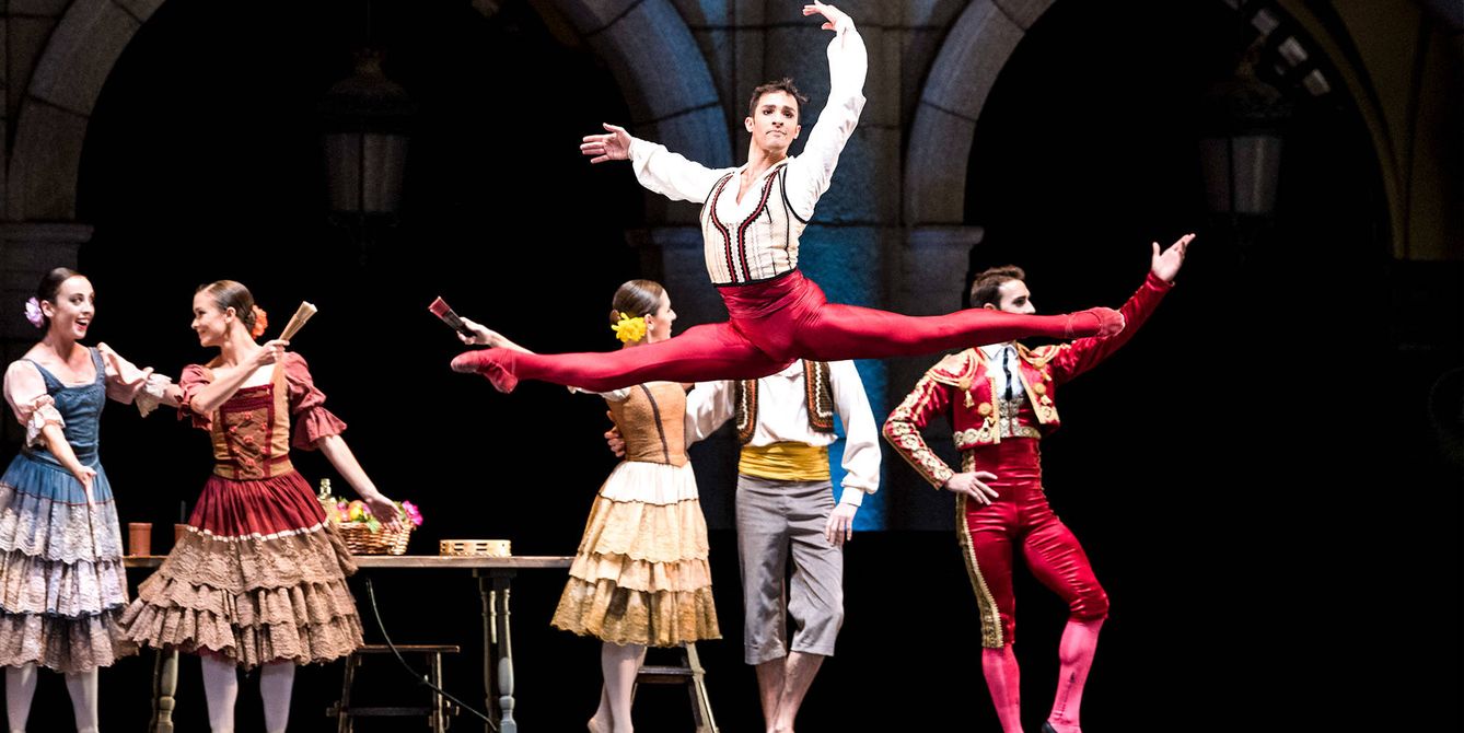 El Ballet Don Quijote de Marius Petipa fue, junto con 'El Lago de los Cisnes', uno de los ballets más populares en Rusia en 1869 sobre una partitura de Ludwig Minkus.