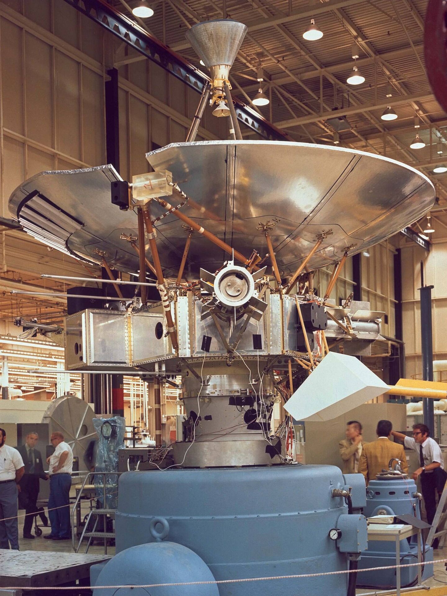 La nave Pioneer 10 en construcción (NASA)