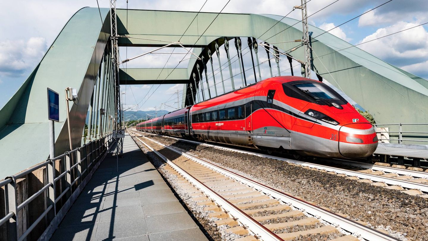 Los trenes Frecciarossa 1000 de Bombardier que circularán en el AVE español. (Trenitalia)