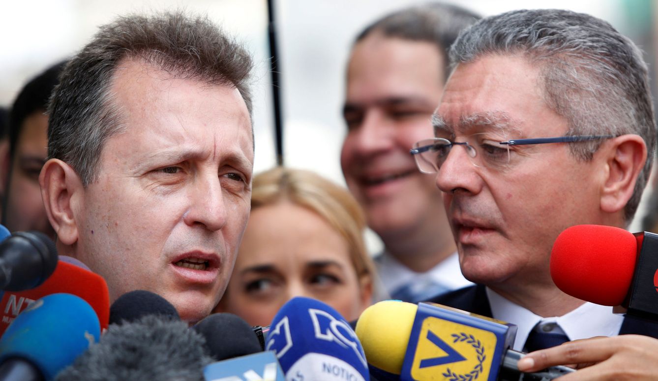 Javier Cremades (i) y el exministro Alberto Ruiz-Gallardón. (Reuters)