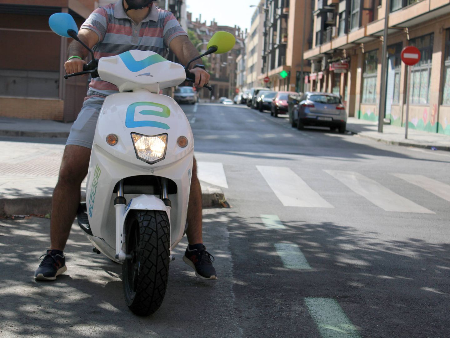 Las motos de Ecooltra responden bien a la hora de acelerar (Foto: Aroa Fernández)