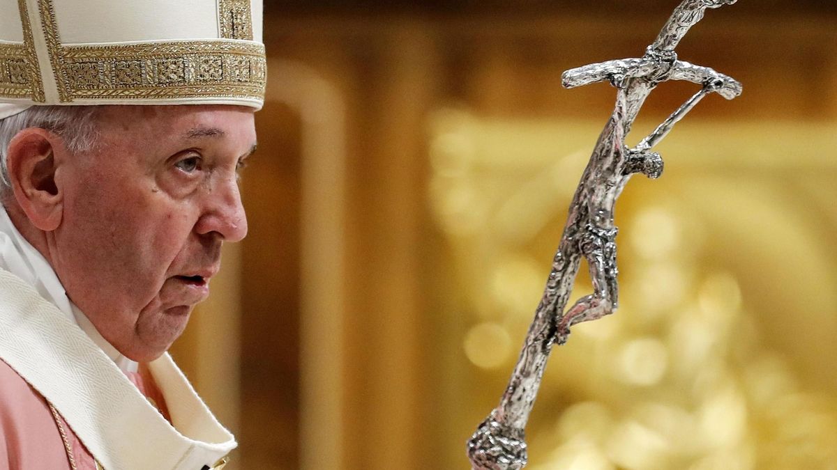 El Papa bromea con una monja: "Te doy un beso, pero tú no me muerdas"