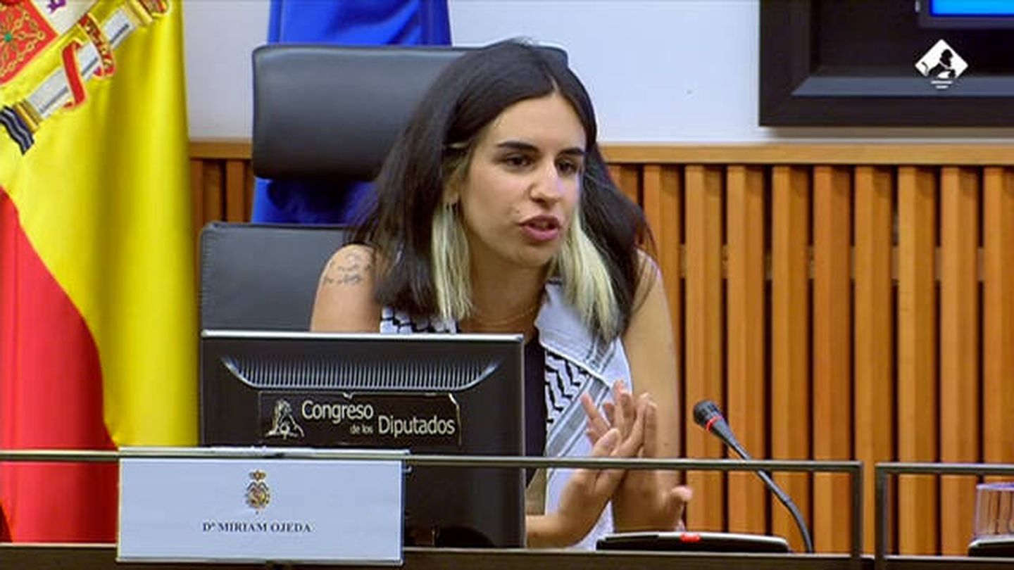 La portavoz de Samidoun, Miriam Ojeda, en el Congreso de los Diputados para hablar de Palestina invitada por Podemos.