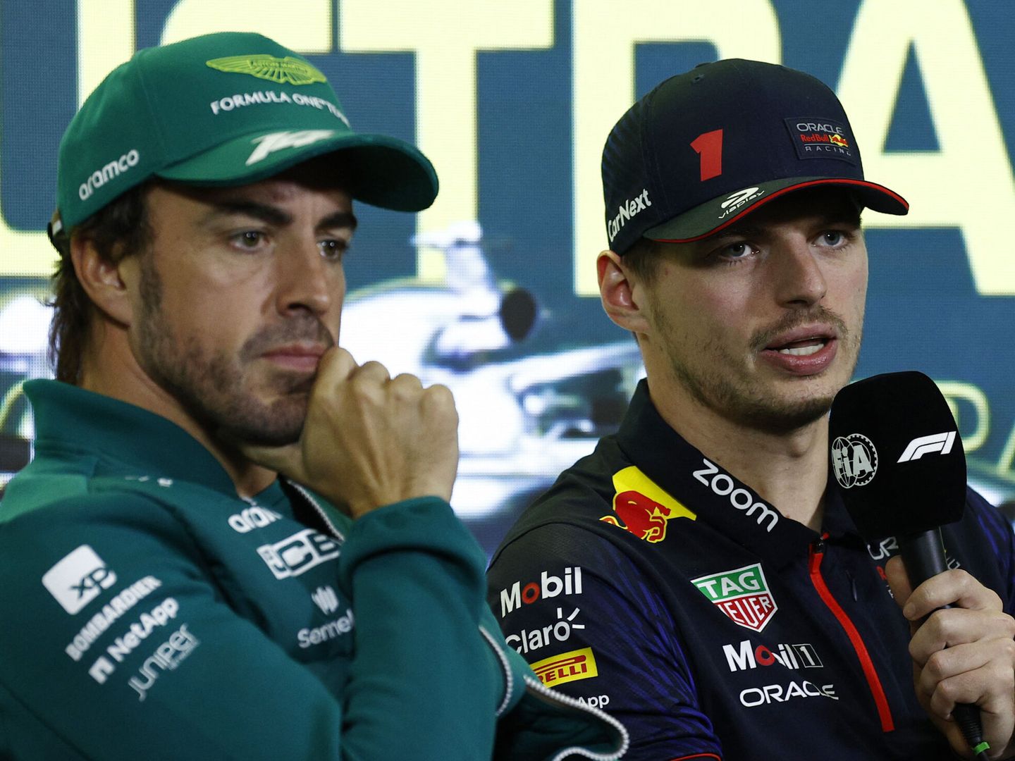 Alonso y Verstappen, juntos en la rueda de prensa de Australia. (Reuters/Darrian Trainar)