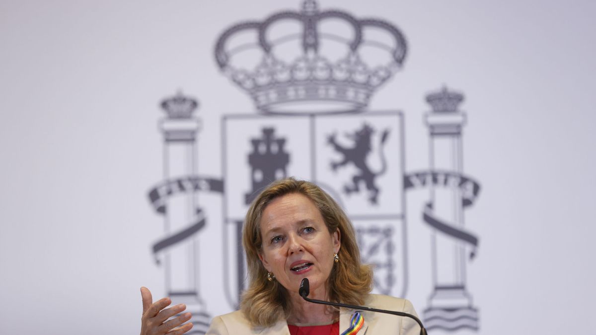 Calviño pide ayuda "urgente" para la batalla legal con el inversor que pide un 'default' técnico de España