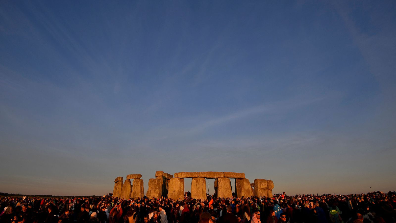 Foto: Stonehenge, durante el último solsticio de verano. (Reuters)