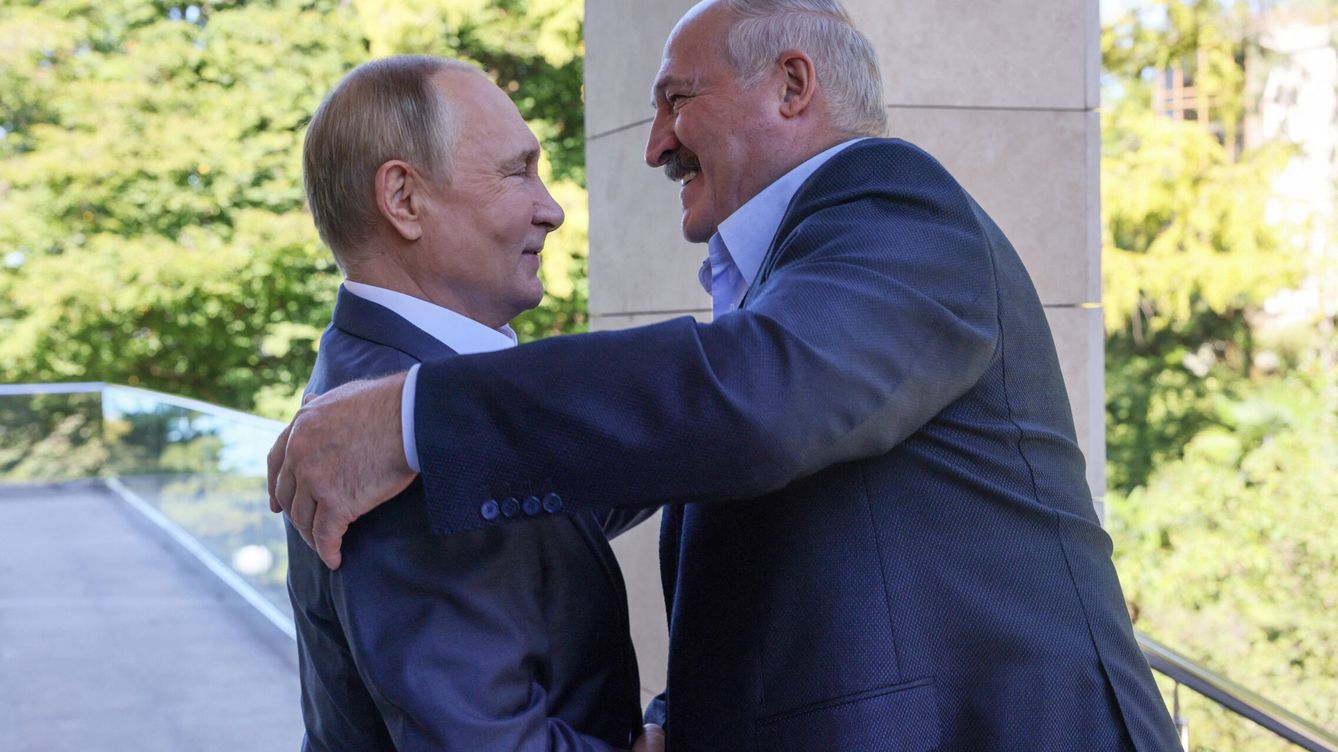 Foto: Putin y Lukashenko, el mes pasado en Sochi. (Reuters)