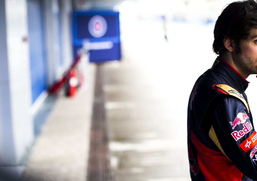 Foto: Carlos Sainz durante la tercera jornada de entrenamientos en Jerez (Toro Rosso).