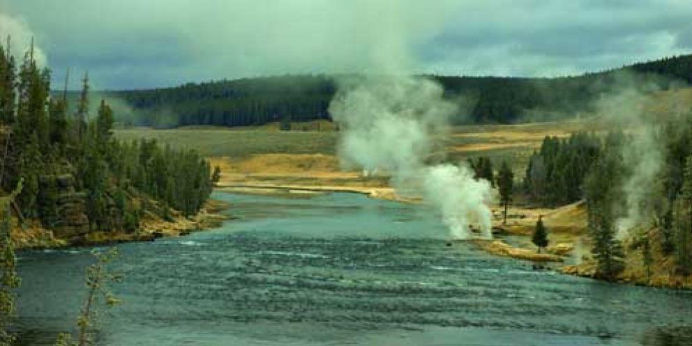 Foto: Una tubería rota de Exxon vierte 1.000 barriles de crudo al río Yellowstone