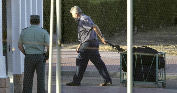 Foto: Imagen de archivo del narcotraficante Laureano Oubiña en una de sus salidas de prisión. (EFE)