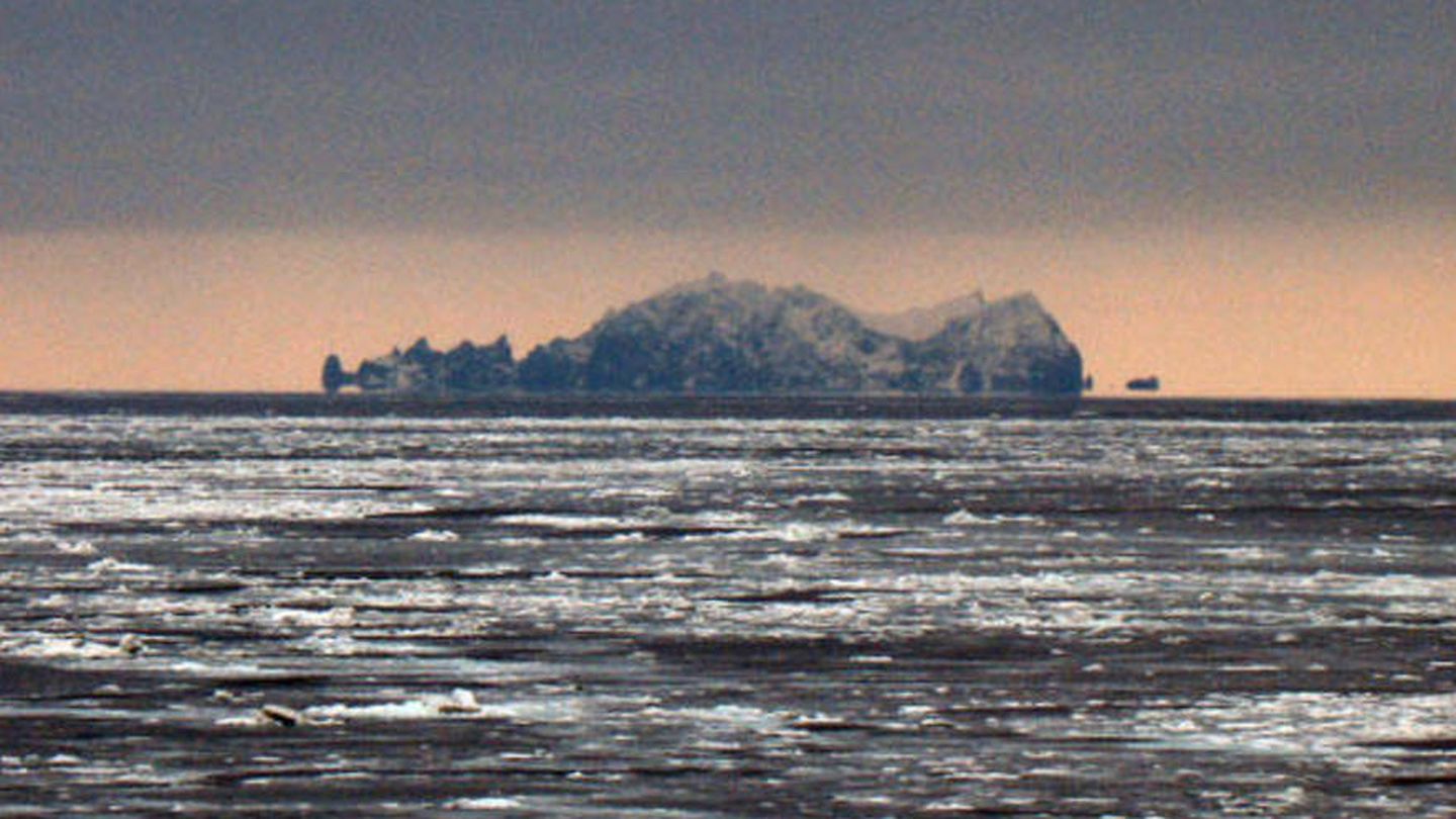 Las vistas de la Isla de San Mateo desde el mar de Bering. (Wikipedia)