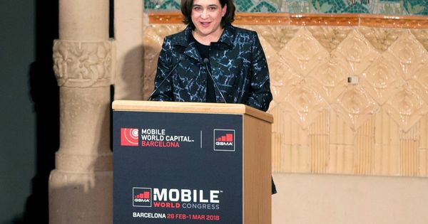 Foto: La alcaldesa de Barcelona, Ada Colau, durante su discurso en la cena de bienvenida al Mobile World Congress. (EFE)
