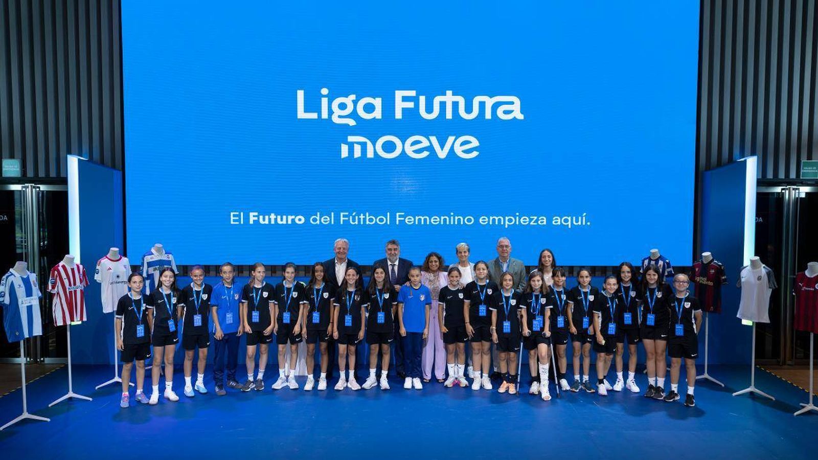 La Liga F busca reforzar el fútbol femenino en España con el I Torneo Liga Futura Moeve