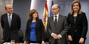 Rajoy sube los impuestos y anuncia recortes “extraordinarios” para ahorrar 8.900 millones