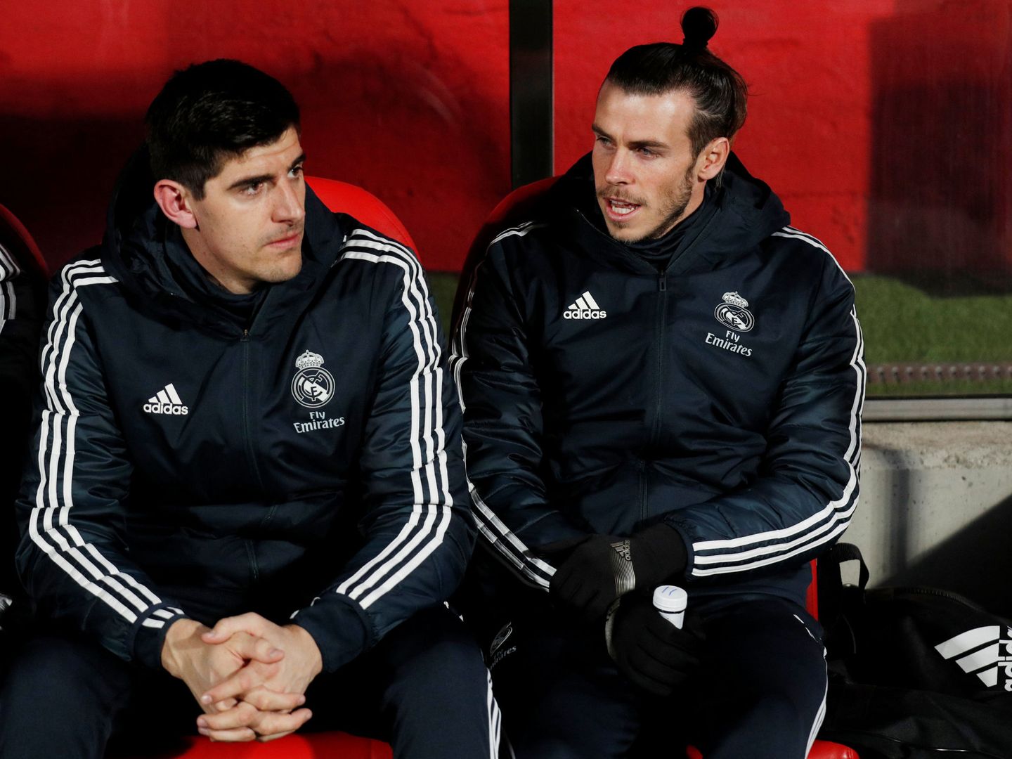 Bale y Courtois. (EFE)