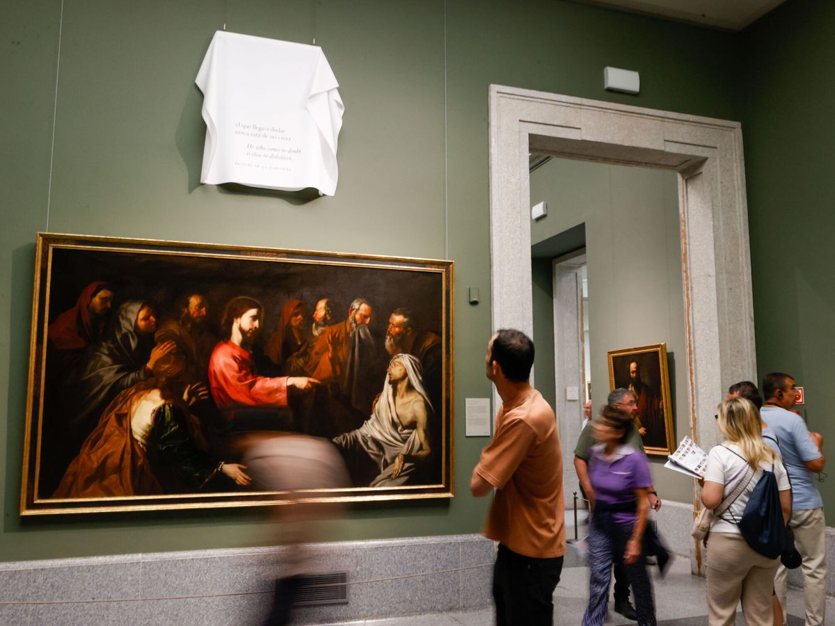 Foto: Visitantes en el Museo del Prado. (EFE/Javier Lizón)
