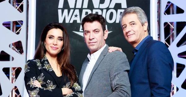 Foto: Los tres presentadores de la versión española de 'Ninja Warrior'. (Atresmedia).