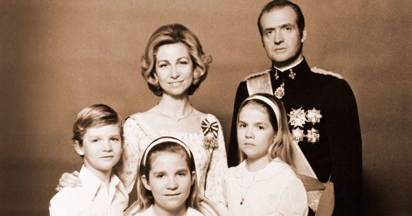 Foto: La familia real, en los años 70. (Getty)