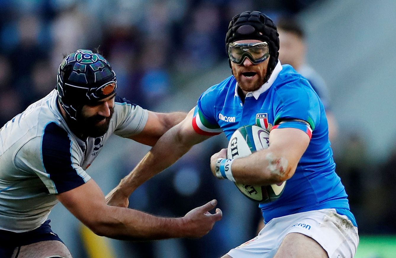 Ian McKinley ya había jugado con gafas con la selección italiana. (Reuters)