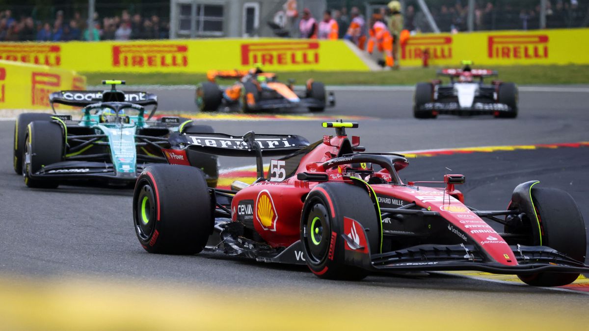 Un cierre de mitad de temporada agridulce para Sainz: sin podio y señalado por Piastri