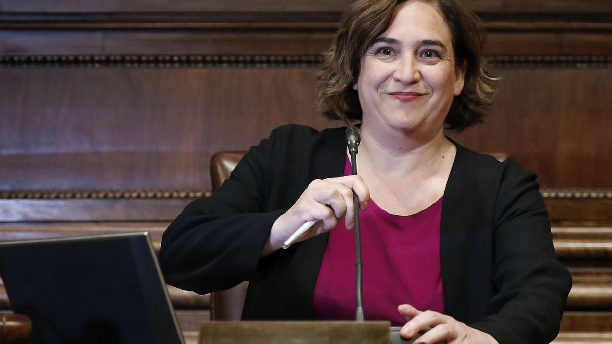 Colau se vuelve a presentar en Barcelona de ariete de Yolanda Díaz en las municipales