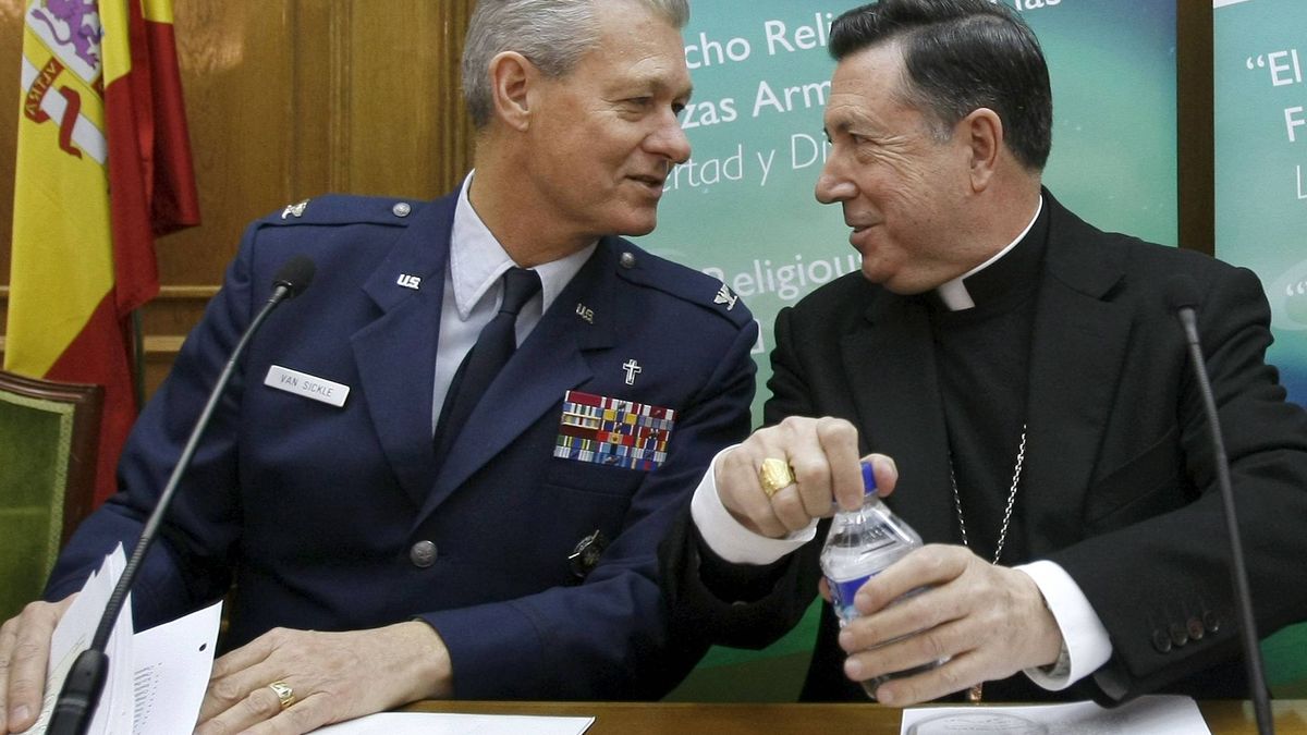 El arzobispo castrense, favorito para relevar a Rouco frente al conservador Blázquez