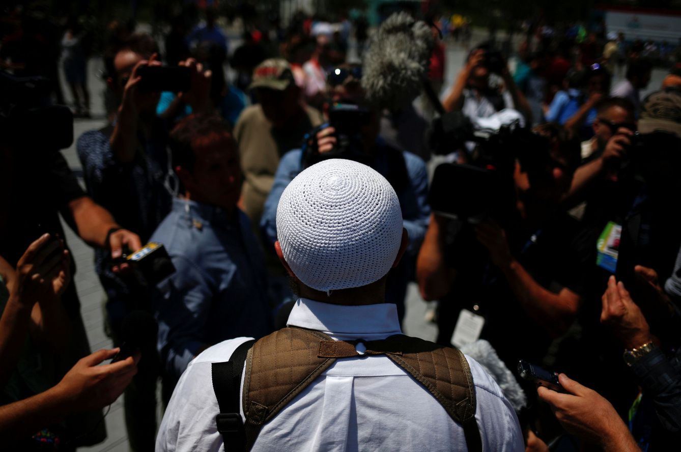 Micah Naziri, musulmán que se presentó con un arma reglamentaria a una convención republicana (Reuters)