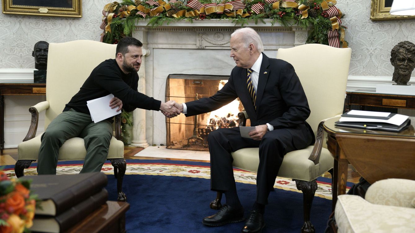 Foto: El presidente de EEUU, Joe Biden (d), y el presidente de Ucrania, Volodímir Zelenski.(EFE/EPA/Yuri Gripas)