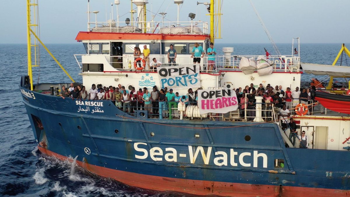 Las ONG de salvamento marítimo se rebelan: "Antes presos que cómplices"