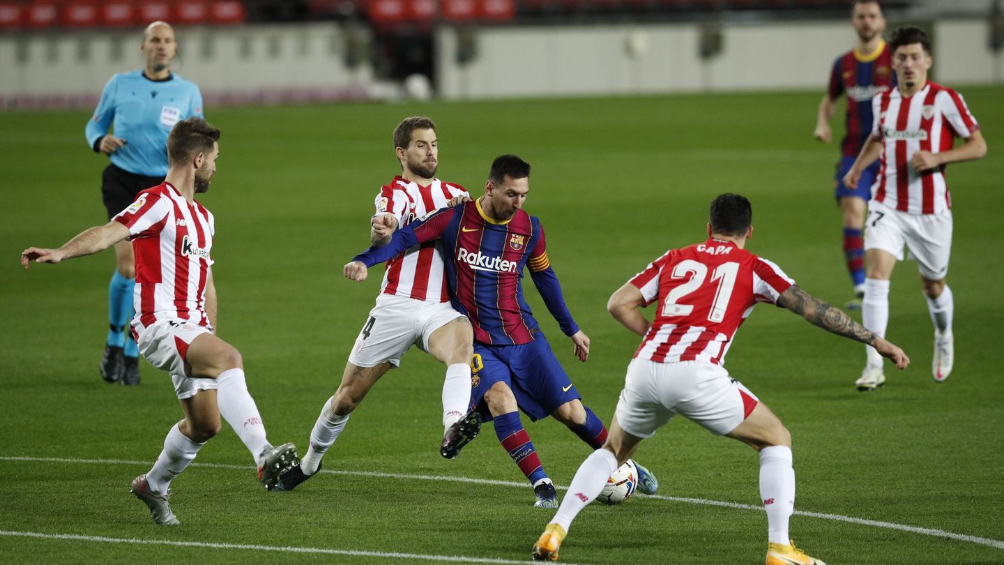El Athletic Club sufrió mucho para controlar a Messi. (Reuters)