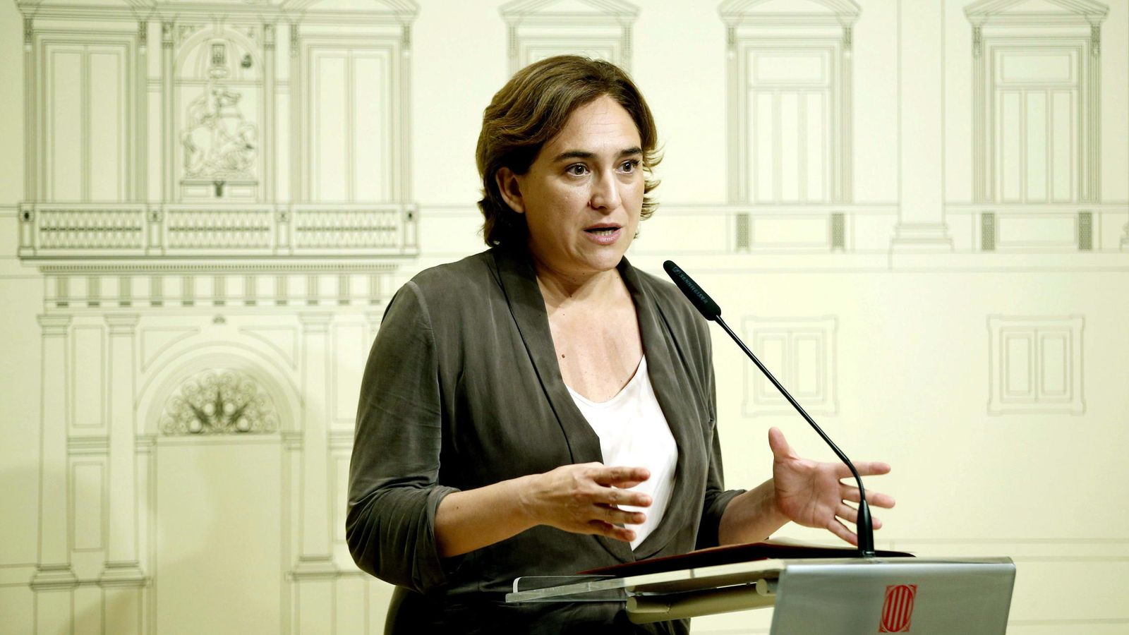 Foto: La alcaldesa de Barcelona, Ada Colau, durante una rueda de prensa. (Efe) 