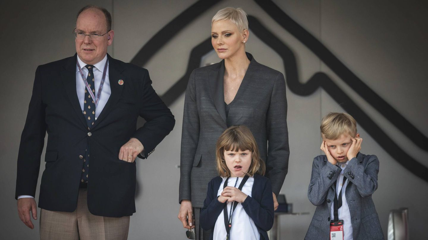 Charlène de Mónaco con su familia durante el E-Prix de Mónaco. (Cordon Press)