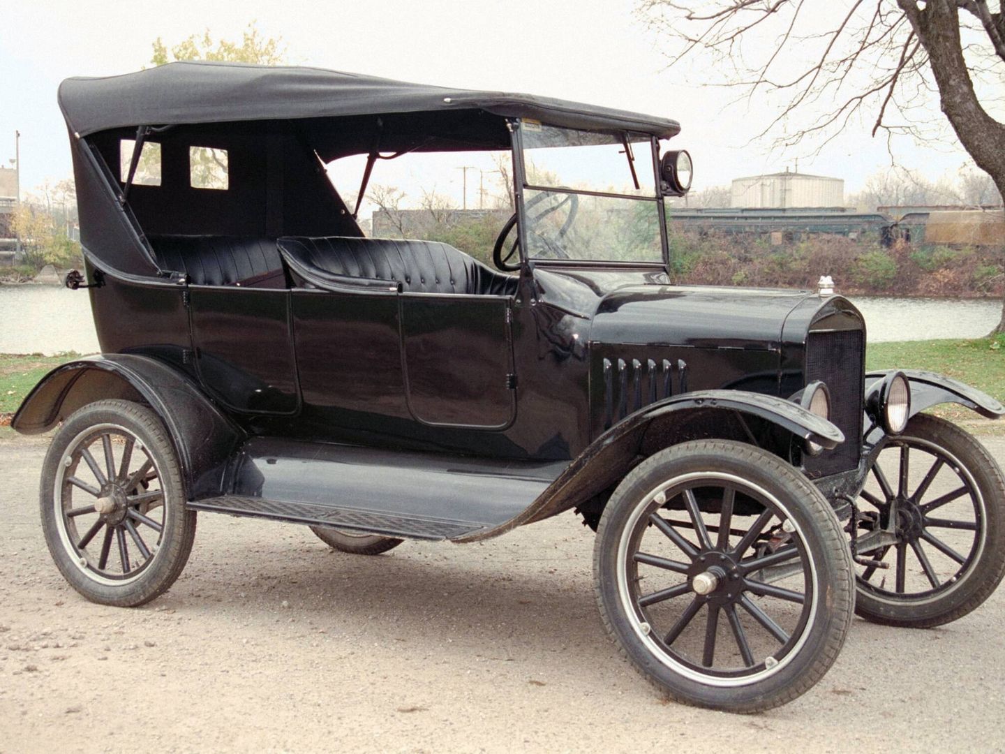 El Ford T, fabricado de 1908 a 1927 en distintas versiones, ya contaba con limpiaparabrisas.