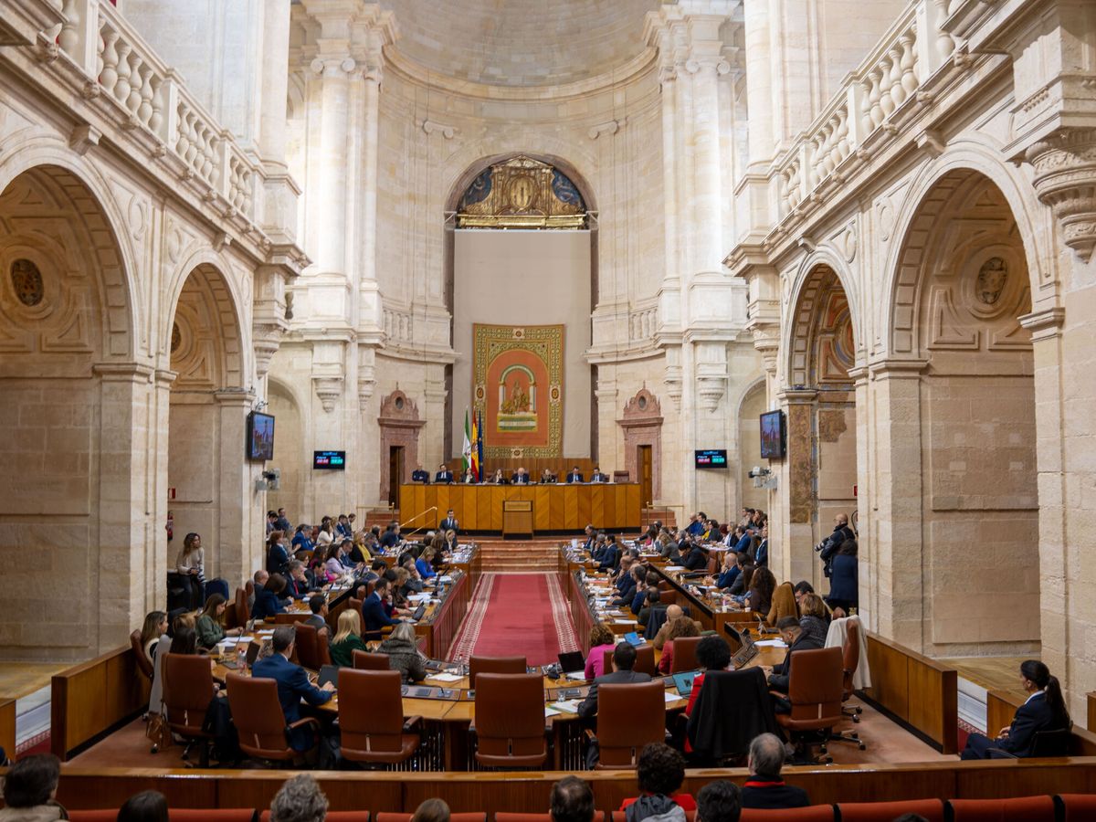Foto: El salón de Pleno del Parlamento andaluz. (Eduardo Briones / Europa Press)