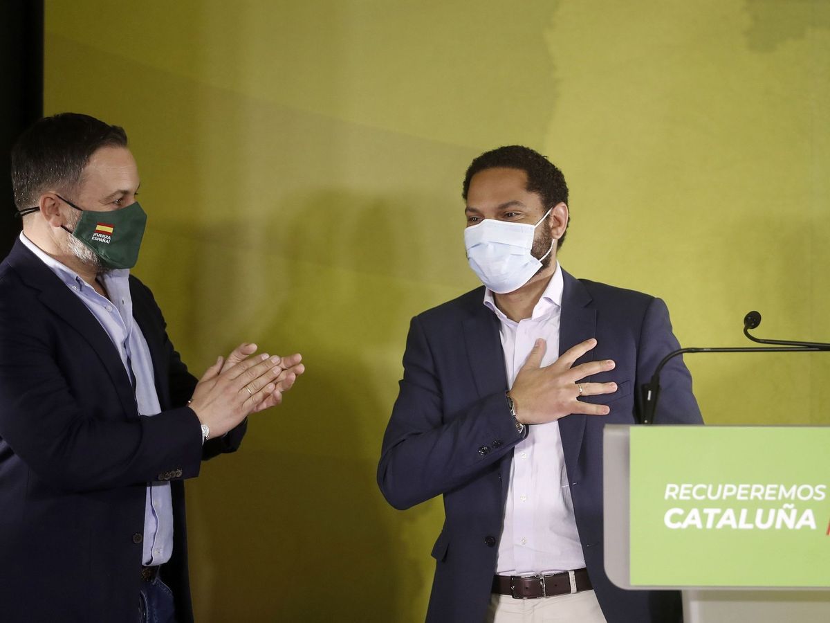 Foto: El presidente de Vox, Santiago Abascal; y su candidato en Cataluña, Ignacio Garriga. (EFE)