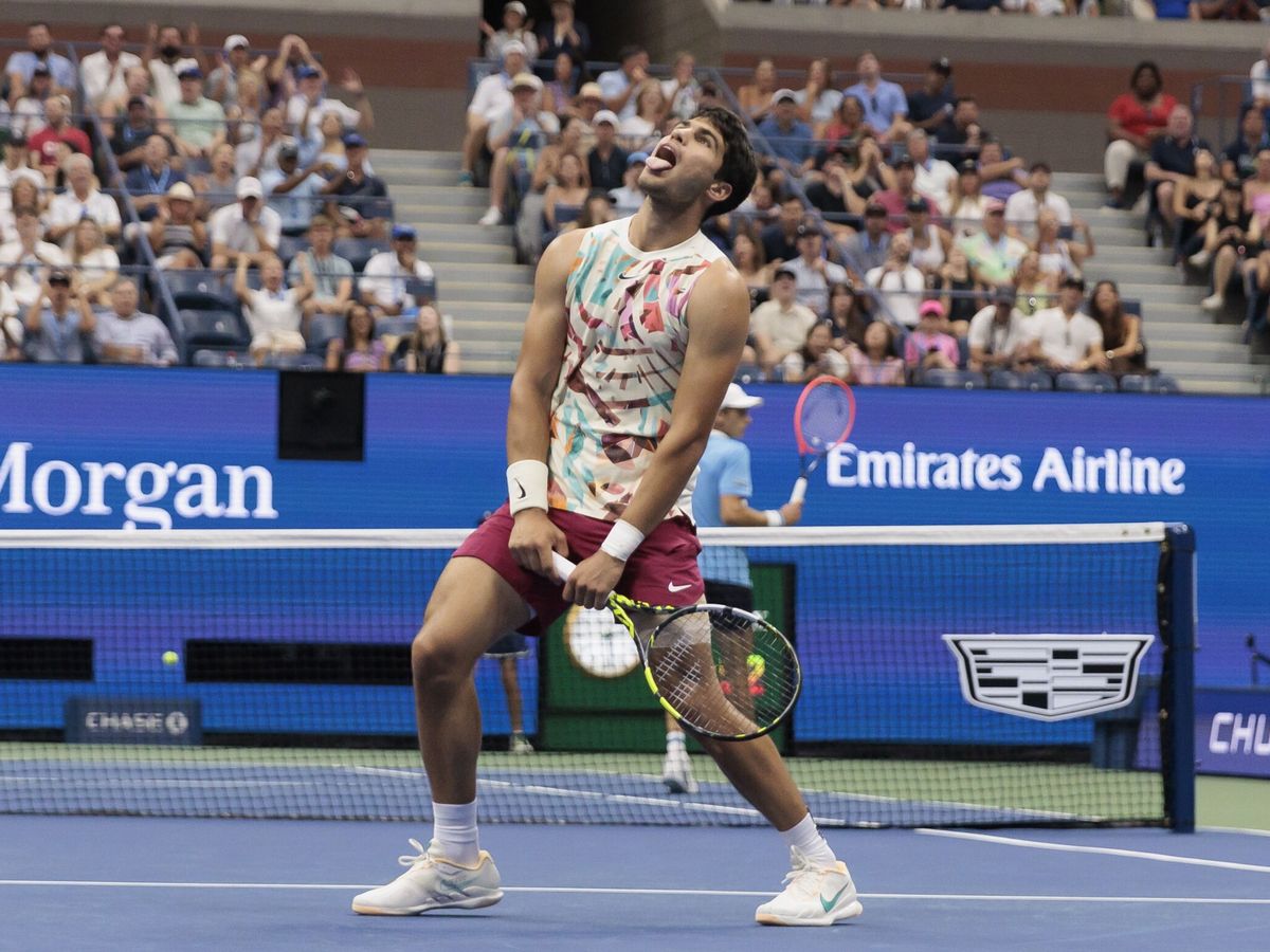 Foto: Carlos Alcaraz, tras perder un punto contra Matteo Arnaldi en el US Open. (EFE/Justin Lane)
