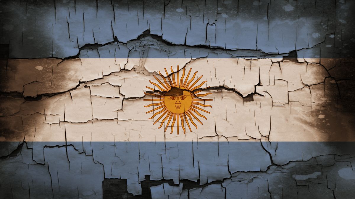Moody's prevé que el peso argentino se devaluará un 50% a lo largo de este año