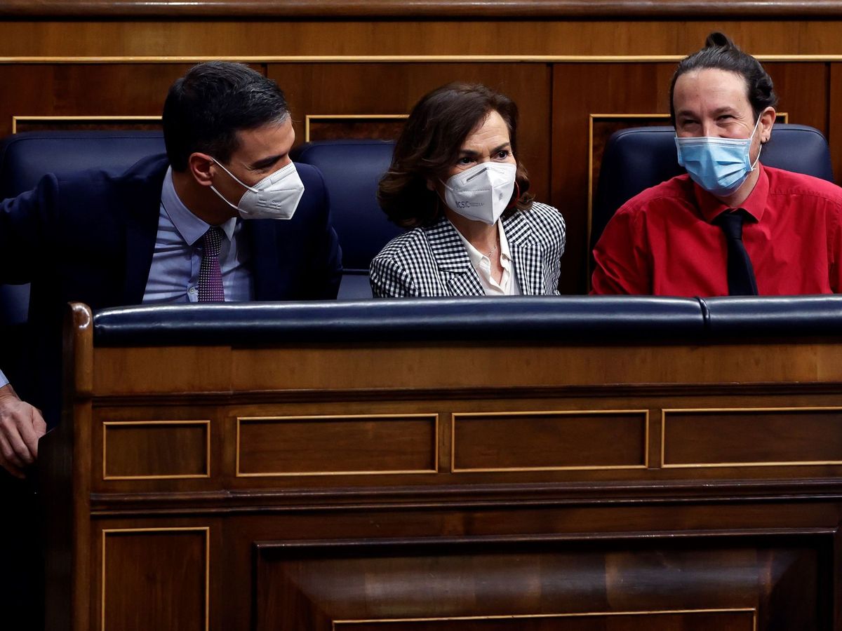 Foto: Pedro Sánchez, Carmen Calvo y Pablo Iglesias. (EFE)