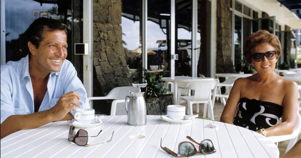 Foto: Adolfo Suárez y su mujer, Amparo Illana, en sus veranos en Mallorca. (Korpa)