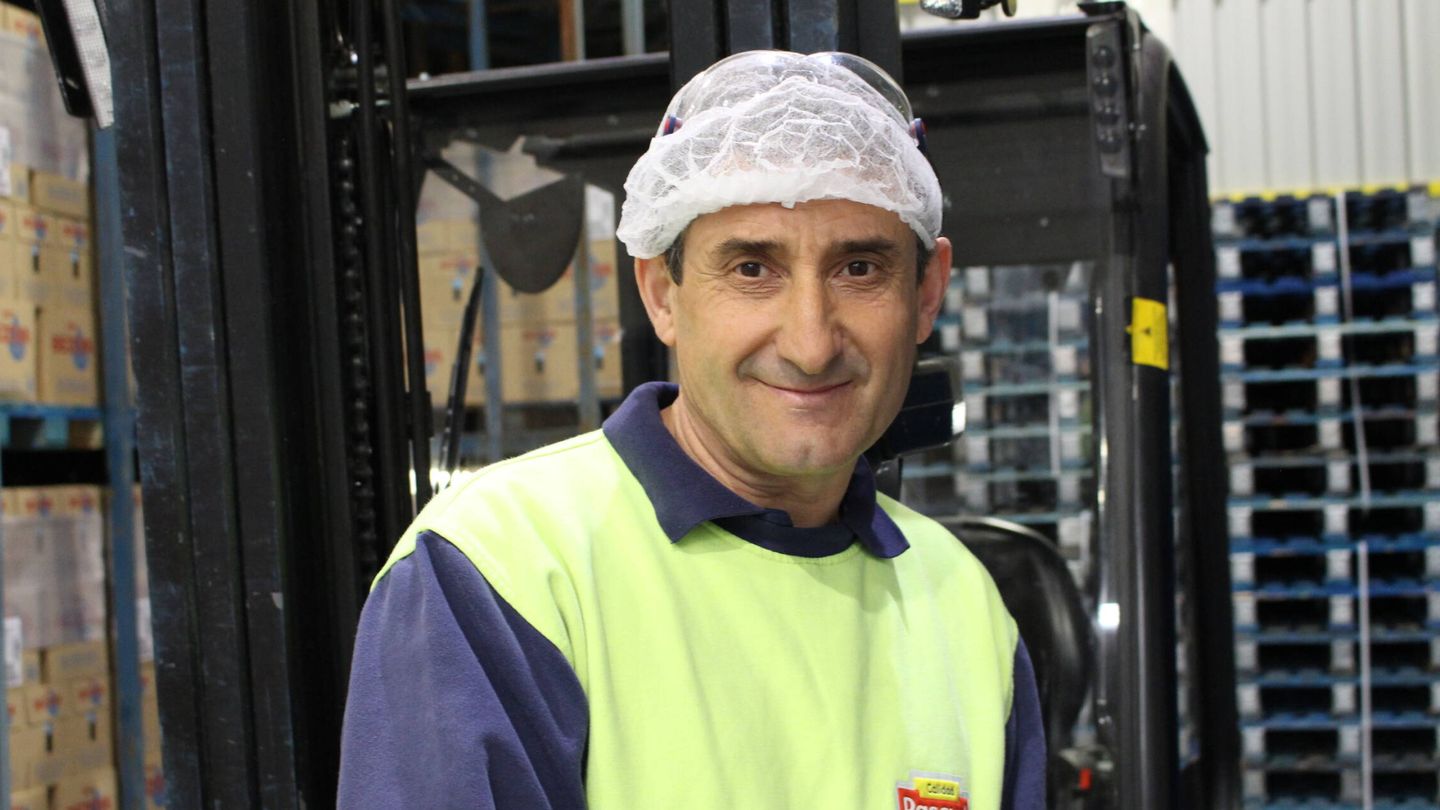Luciano Otero trabaja en la planta de Ortigosa del Monte desde hace diez años. (Foto: cortesía de la marca)