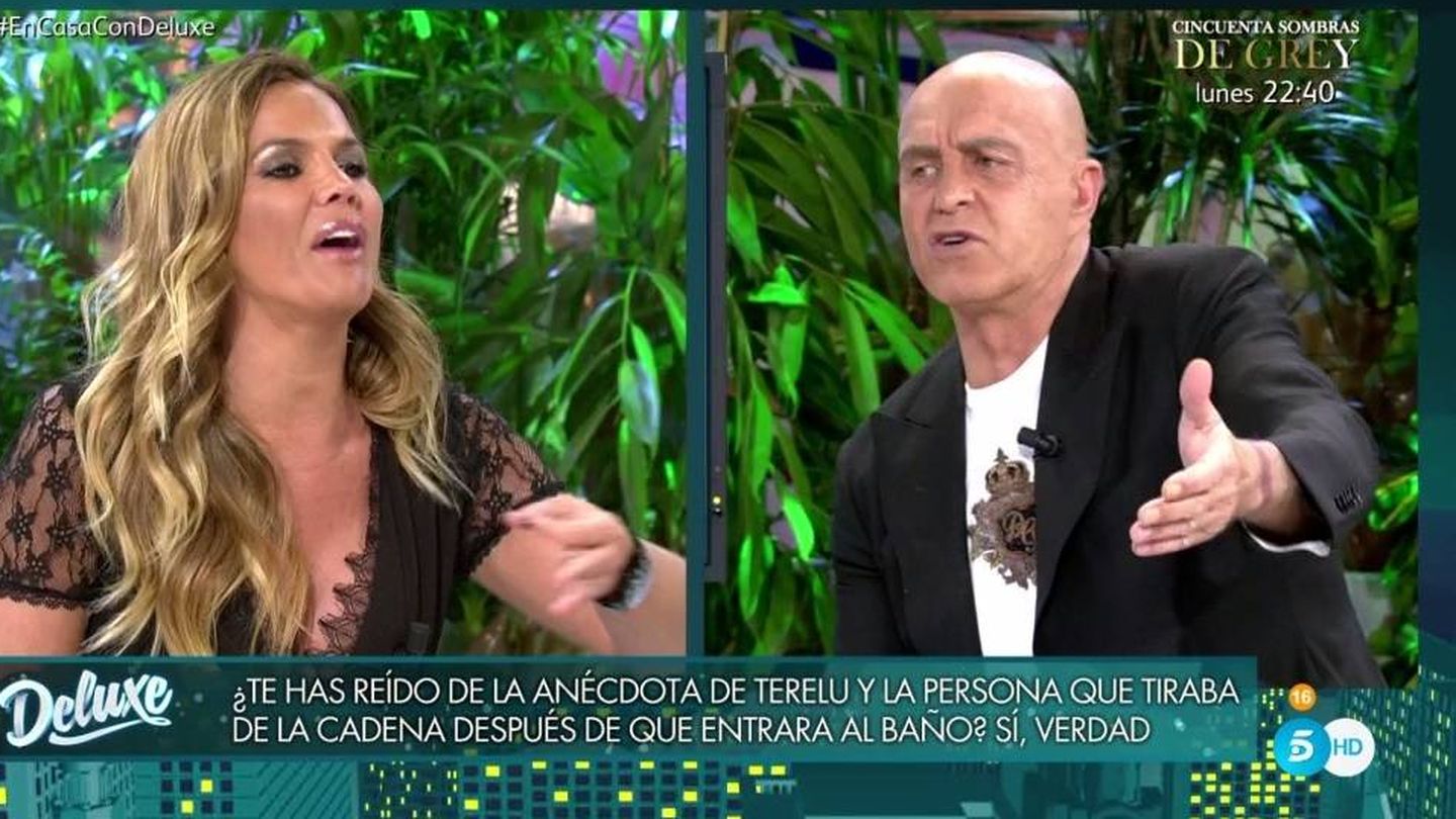 Marta López y Kiko discutiendo en el plató de Telecinco. ('Sábado Deluxe').