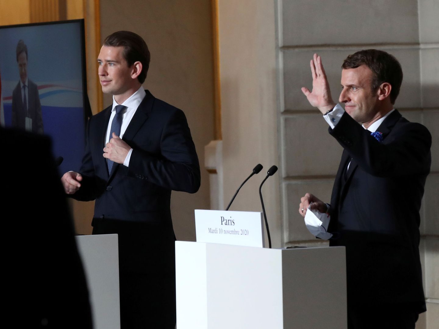 Sebastian Kurz y Emmanuel Macron en una videoconferencia en el Elíseo. (Reuters)