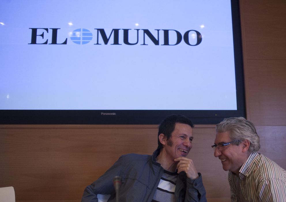 Foto: El director de 'El Mundo', Casimiro García-Abadillo (d), y el reportero Javier Espinosa. (Gtres)