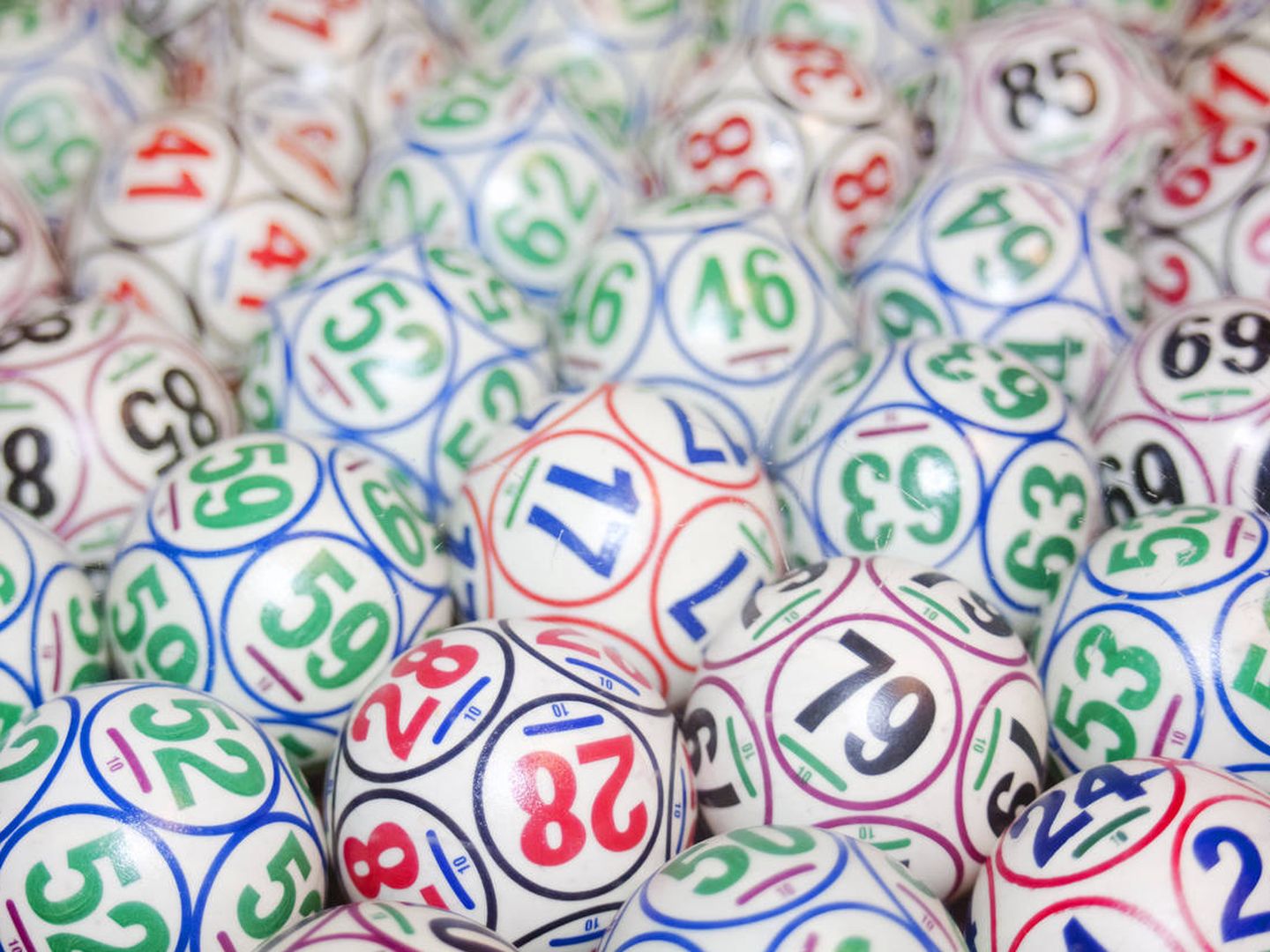 La lotería en Estados Unidos se elige por un programa de ordenador, no con bolas. (iStock)