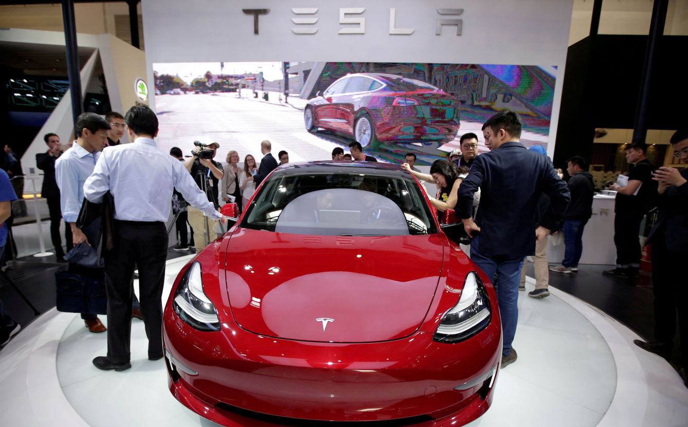 Un Tesla Model 3. (Reuters)