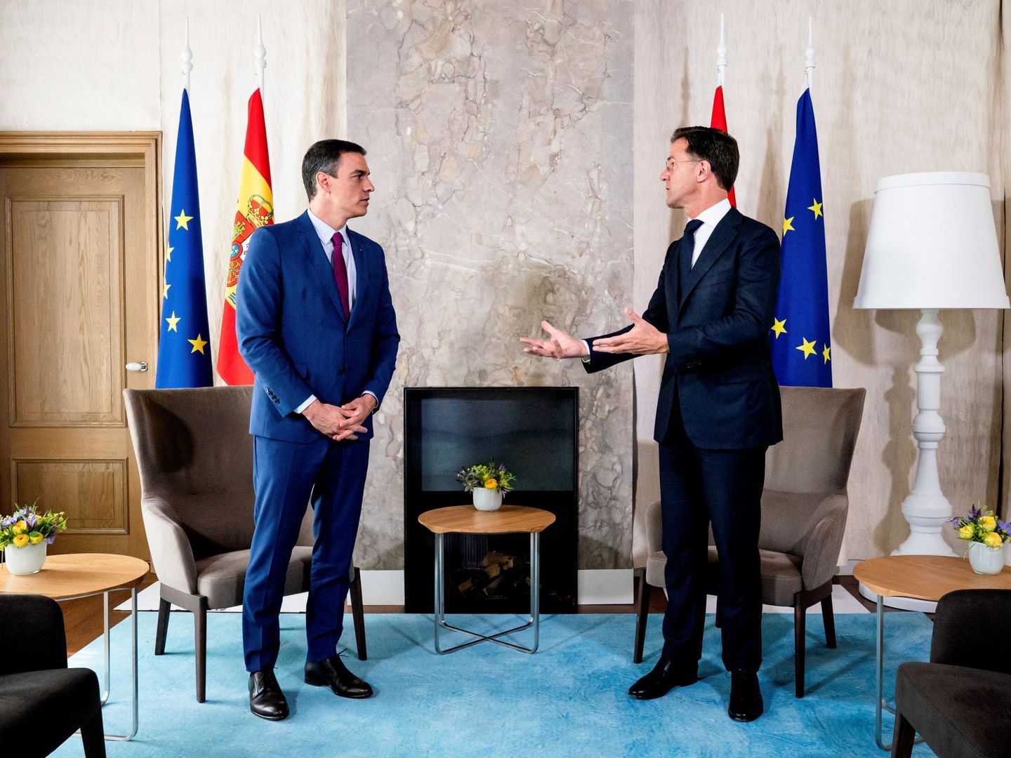 Sánchez, junto al primer ministro de Países Bajos, Mark Rutte. (EFE)