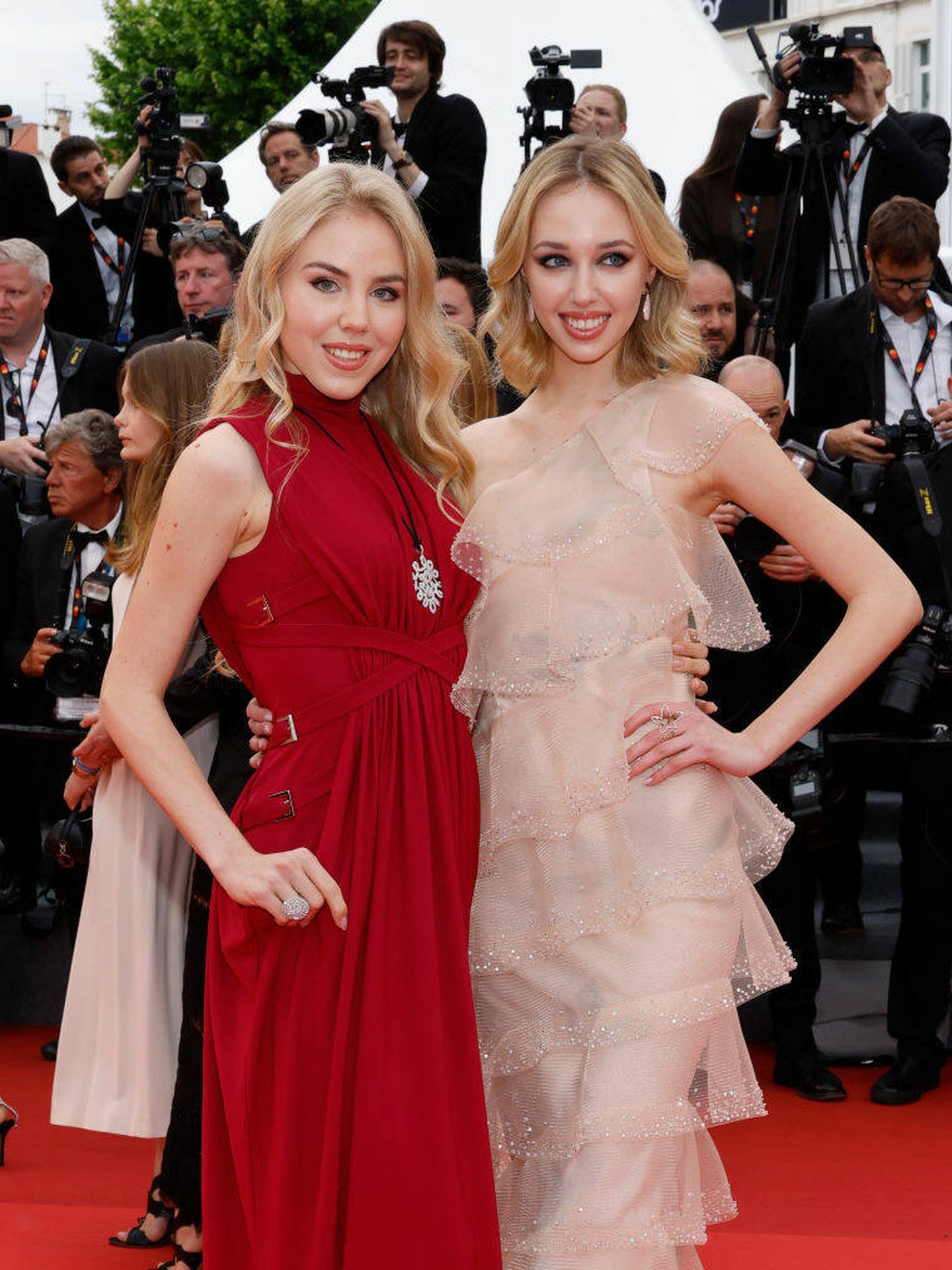 María Chiara y María Carlota Borbón-Dos Sicilias, en la alfombra roja del Festival de Cannes. (Getty Images)