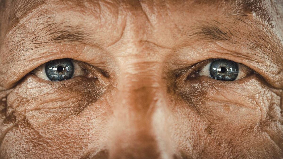 Descubren que todas las personas de ojos azules están vinculadas al mismo ancestro