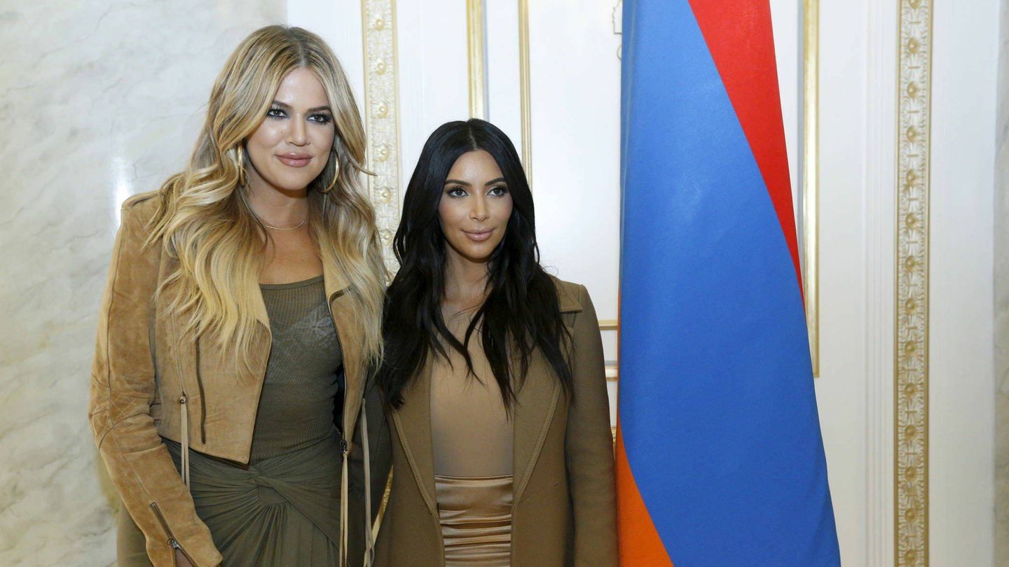 Khloé y Kim Kardashian, en una imagen de archivo. (Reuters)